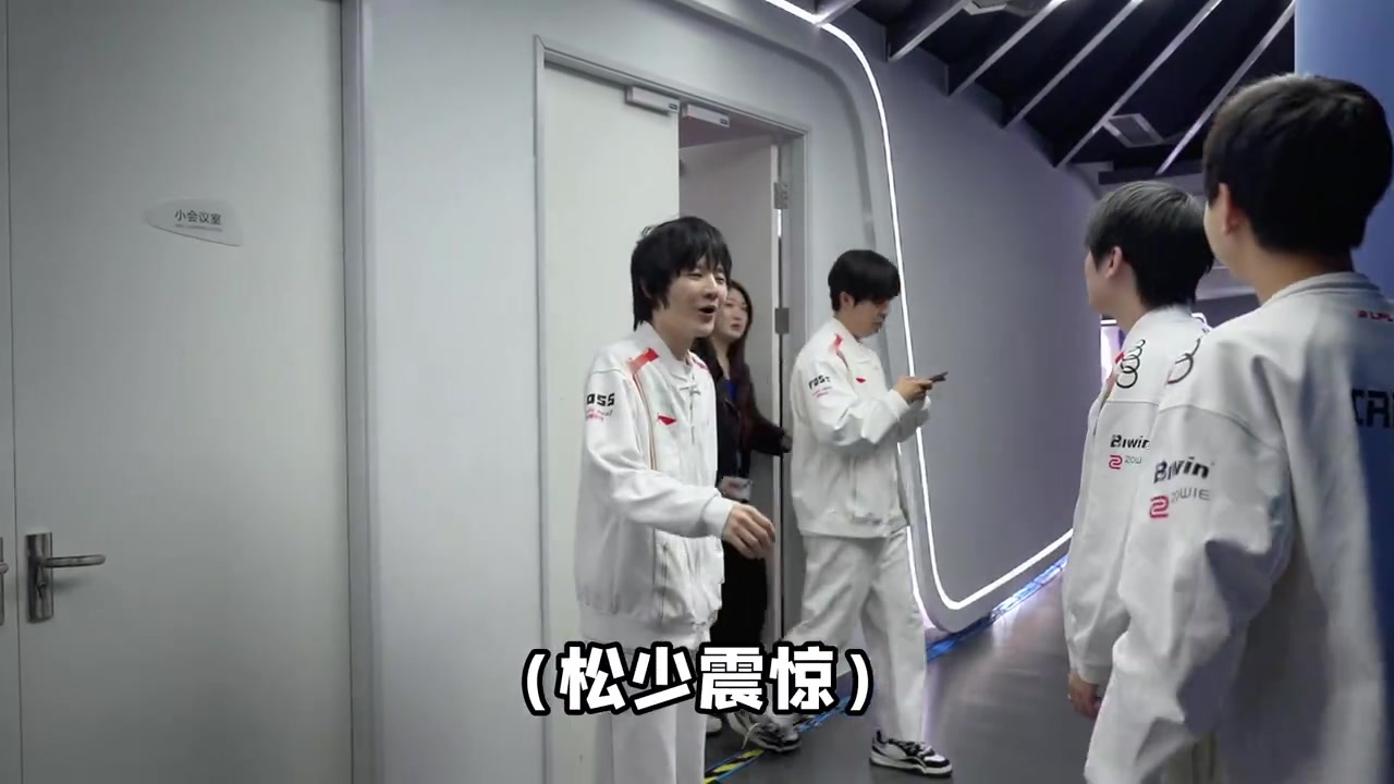 DB视讯百家乐TES分享后台选手花絮：小奶油碰瓷~